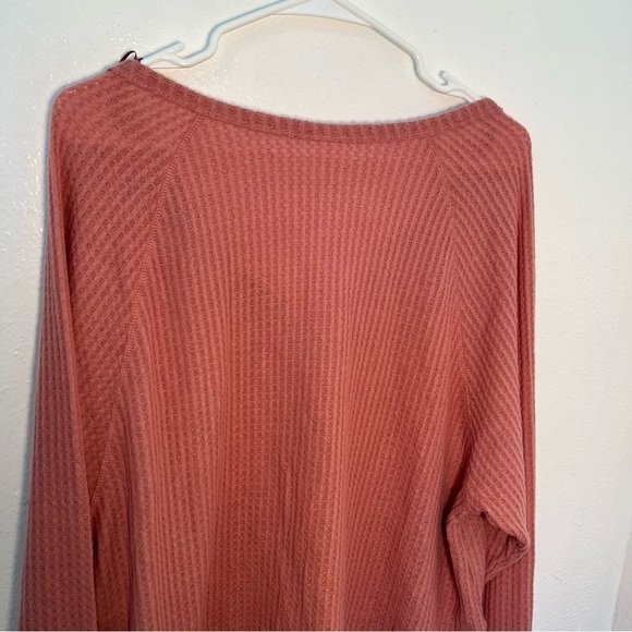 Abound V-Neck Thermal Top Pink Compact - Picture 11 of 12